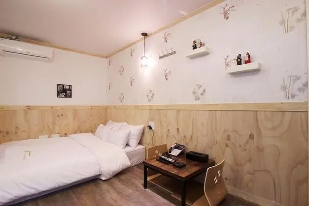 Oda (Korean Syle Room (Netflix personal ac)