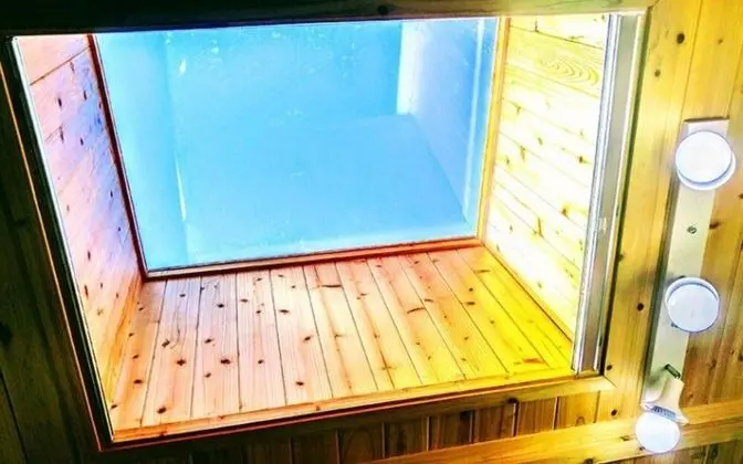 Oda (Star Room (Bed) Window with a view of)