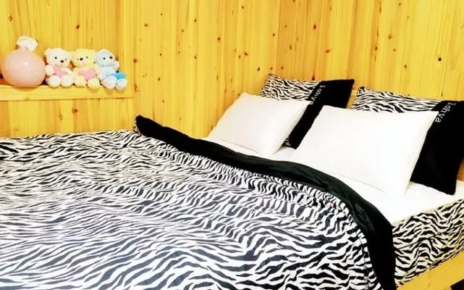 Oda (Star Room (Bed) Window with a view of)