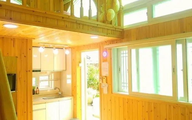 Oda (Sun Room (Ondol Duplex))
