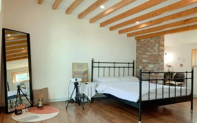 Oda (Building 4 Room C 2F (Netflix Availab)