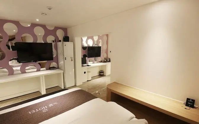 Oda (Special room (Netflix access weekday )