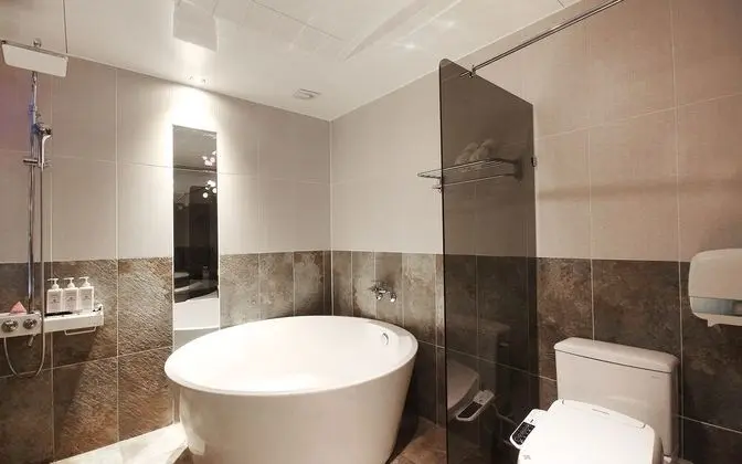 Oda (Special room (Netflix access weekday )