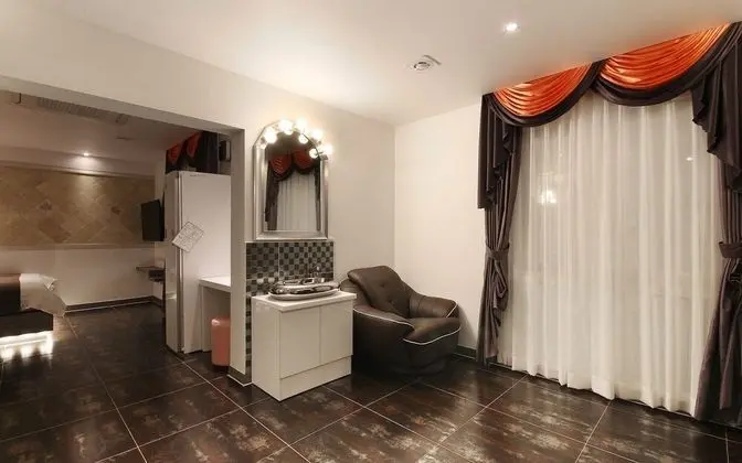 Oda (Special room (Netflix access weekday )