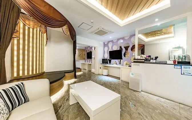 Oda (Special room (Netflix access weekday )