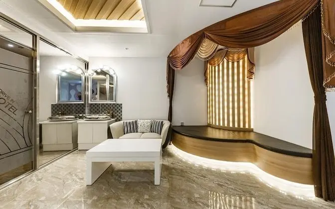 Oda (Special room (Netflix access weekday )