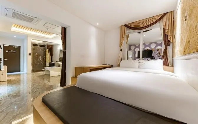 Oda (Special room (Netflix access weekday )