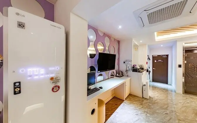 Oda (Special room (Netflix access weekday )