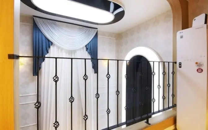 Oda (Suite (Netflix available weekday brea)