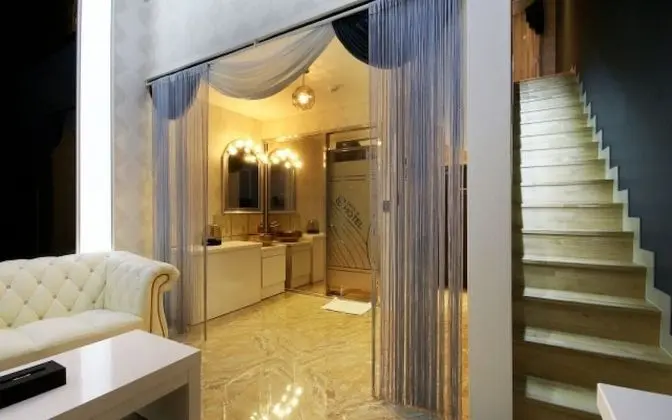 Oda (Suite (Netflix available weekday brea)