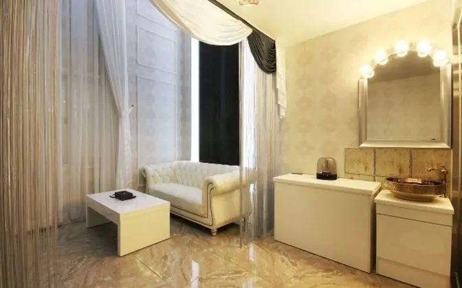 Oda (Suite (Netflix available weekday brea)