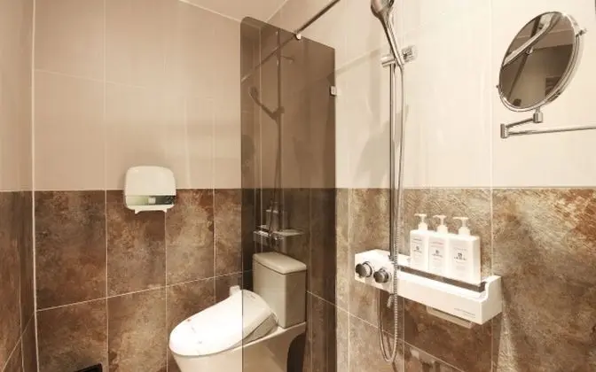 Oda (Suite (Netflix available weekday brea)