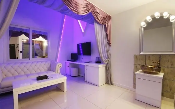 Oda (Suite (Netflix available weekday brea)