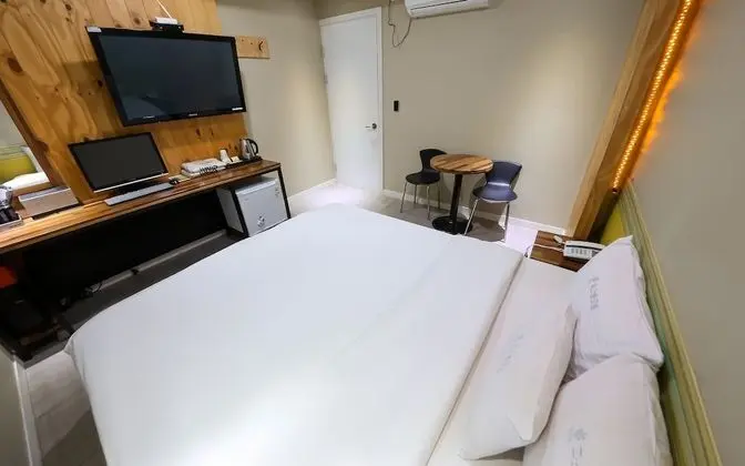 Oda (Standard room (Netflix available))