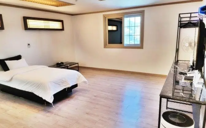 Oda (Deluxe (Air Purifier Cine Hotel Singl)