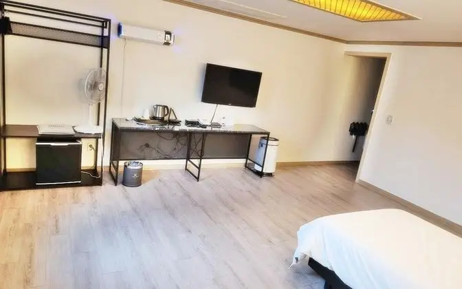 Oda (Deluxe (Air Purifier Cine Hotel Singl)