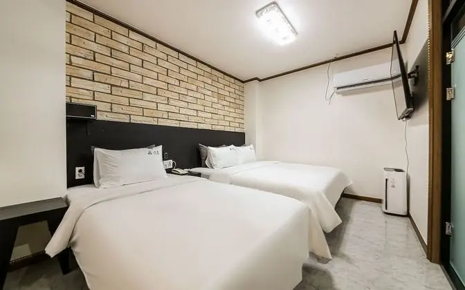 Oda (Twin (some rooms are available contac)