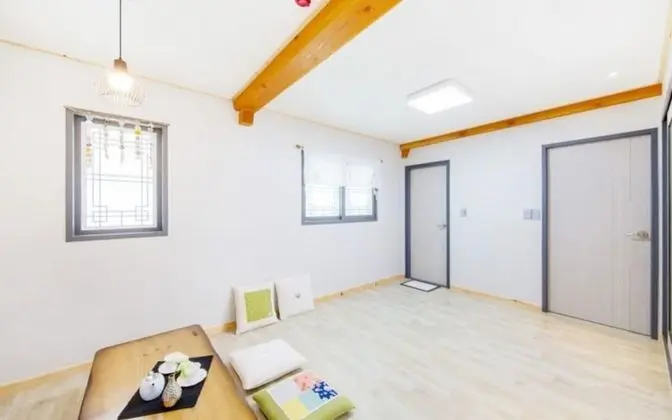 Oda (Building 2 (Netflix Available Private)
