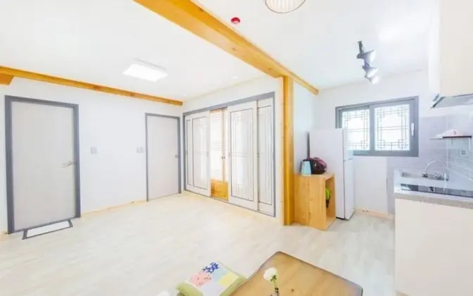 Oda (Building 2 (Netflix Available Private)