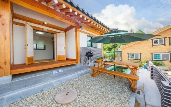 Oda (Building 2 (Netflix Available Private)