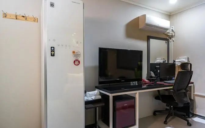 Oda (Special room-air purifier (styler equ)