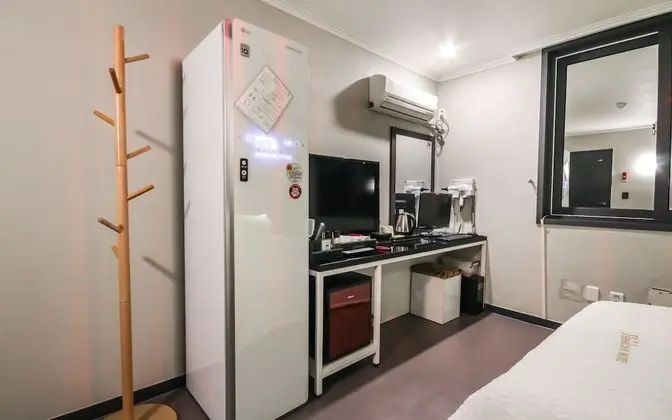 Oda (Special room-air purifier (styler equ)