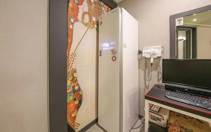 Oda (Special room-air purifier (styler equ)