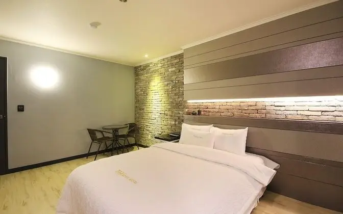 Oda (Special room-air purifier (styler equ)