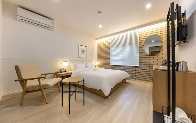 Oda (A room with a comfortable rest (stand)