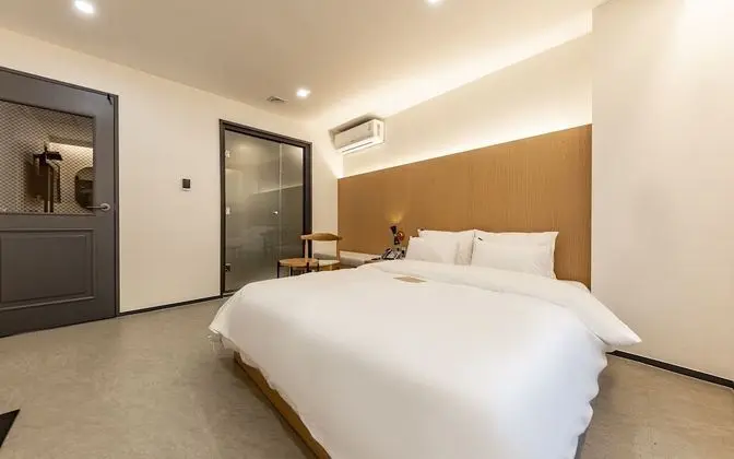 Oda (A room with a comfortable rest (stand)