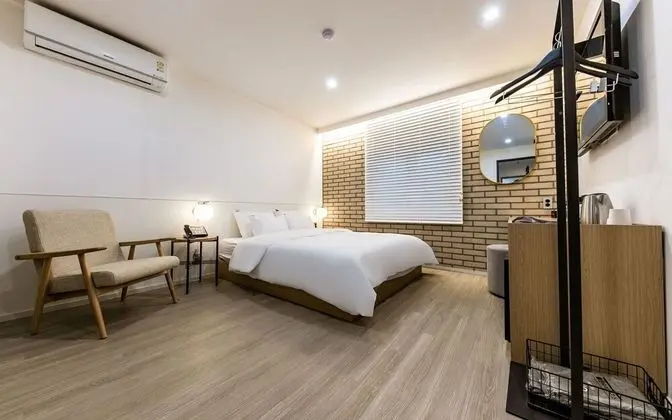 Oda (A room with a comfortable rest (stand)