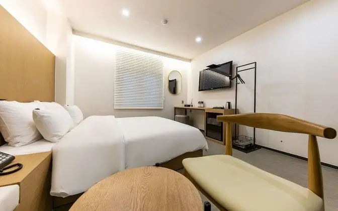 Oda (A room with a comfortable rest (stand)