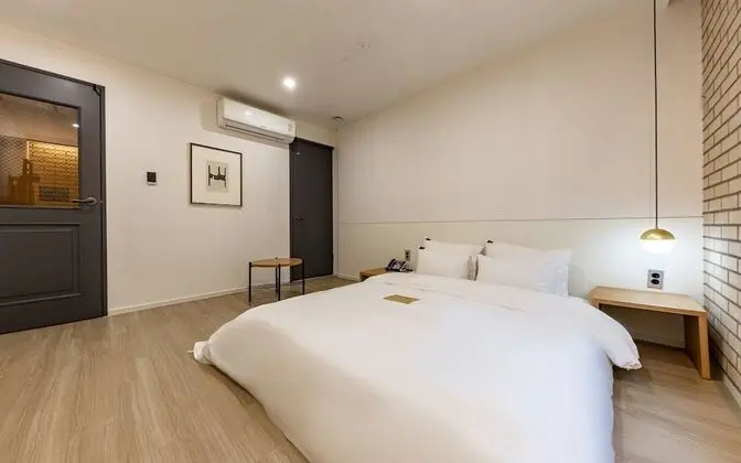 Oda (Room 2 (one room low bed) with a comf)