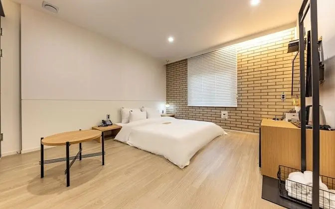 Oda (Room 2 (one room low bed) with a comf)