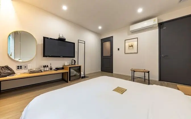 Oda (Room 2 (one room low bed) with a comf)