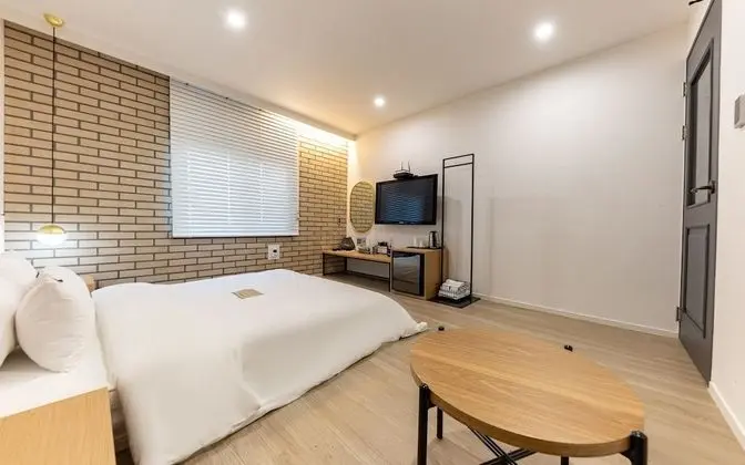 Oda (Room 2 (one room low bed) with a comf)