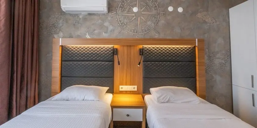 Standard Twin Kara Manzaralı