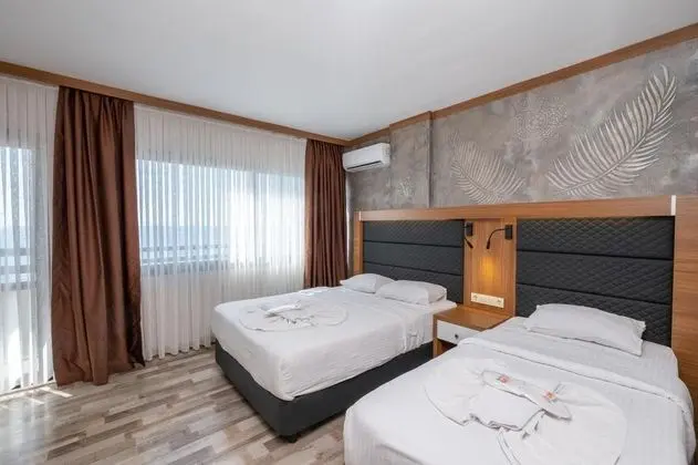 Standart Oda, Kara Manzaralı