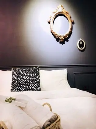 Standard Tek Büyük Yataklı Oda (301)