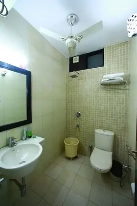 Büyük Yataklı Tek Kişilik Oda