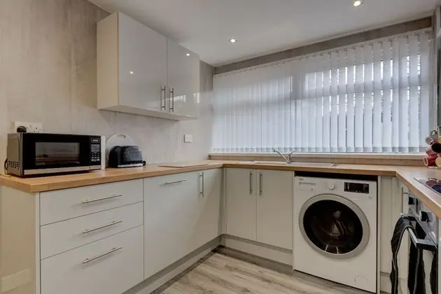 City Ev, 3 Yatak Odası, Sigara İçilmez, Şehir Manzaralı (Lilac Cottage)