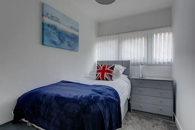 City Ev, 3 Yatak Odası, Sigara İçilmez, Şehir Manzaralı (Lilac Cottage)