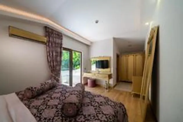 Jakuzili Balayı Odası