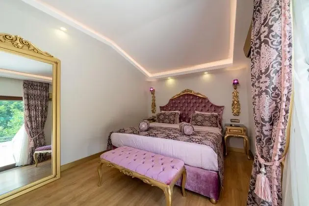 Jakuzili Balayı Odası