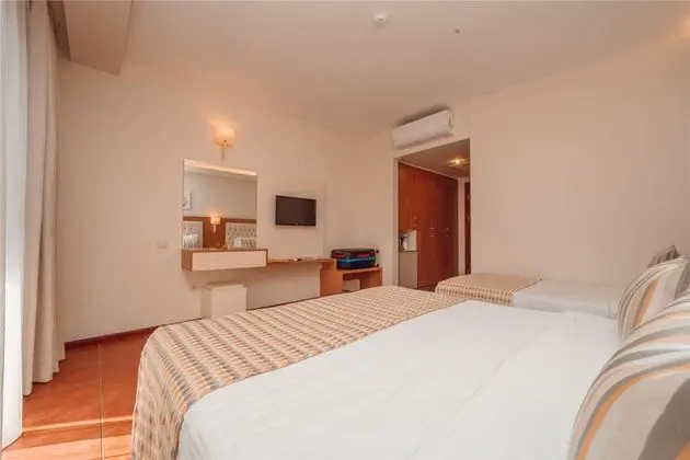 Large Triple Room