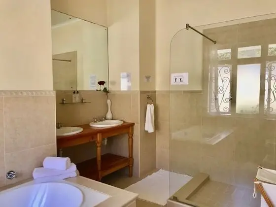 Luxury Oda (with Bath and Shower)