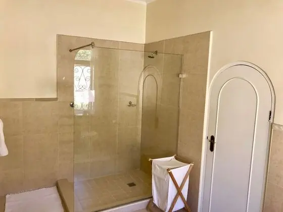 Luxury Oda (with Bath and Shower)