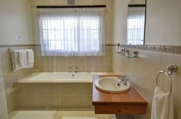Luxury Oda (Shower Only)