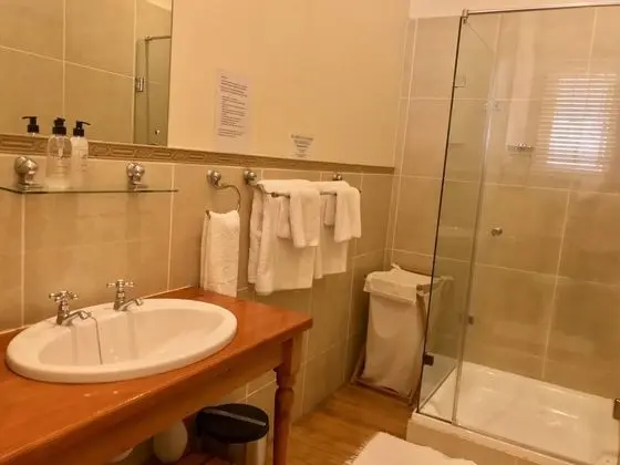 Luxury Oda (Shower Only)