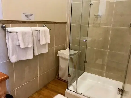 Luxury Oda (Shower Only)
